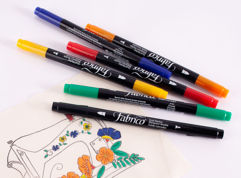 Tsukineko VersaCraft Fabrico Marker - Poppy Red FAM-114