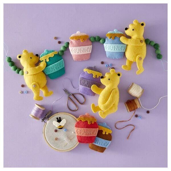 Spellbinders Etched Dies - Stitched Classic Pooh S6-263