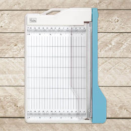 Couture Creations - Mini Guilotine Trimmer Cuts 220 mm